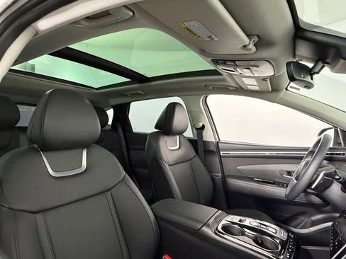 Used 2024 Hyundai Tucson Limited image 32