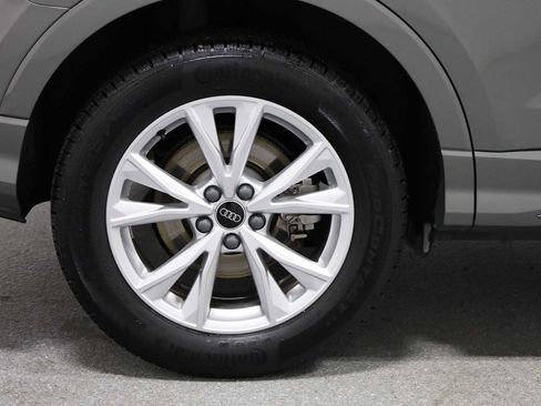 Certified 2025 Audi Q3 2.0T Premium w/ Convenience Package image 35