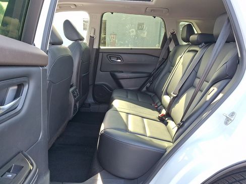 Certified 2023 Nissan Rogue SV w/ SV Premium B Package AWD/4WD image 10