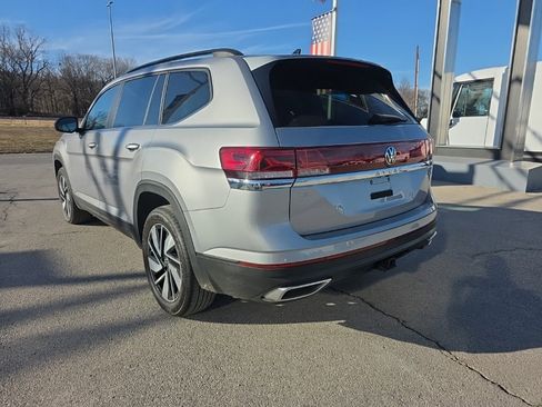 Used 2024 Volkswagen Atlas SE image 9