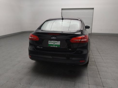 Used 2018 Ford Focus SE FWD image 7