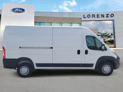 Used 2026 RAM ProMaster 2500 w/ Convenience Group FWD image 4