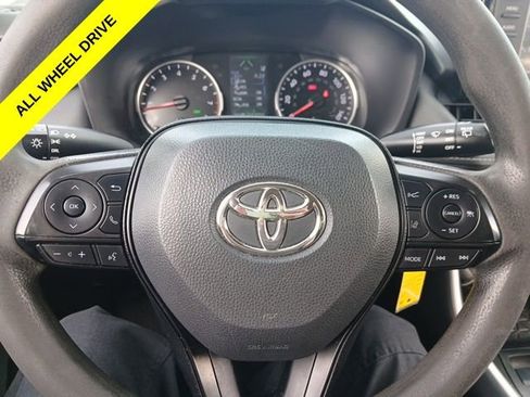 Used 2022 Toyota RAV4 LE AWD/4WD image 25