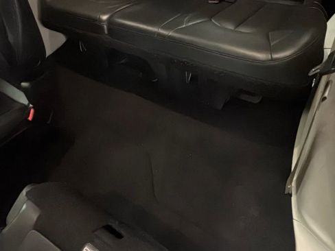 Used 2020 Chrysler Pacifica Touring-L FWD image 15