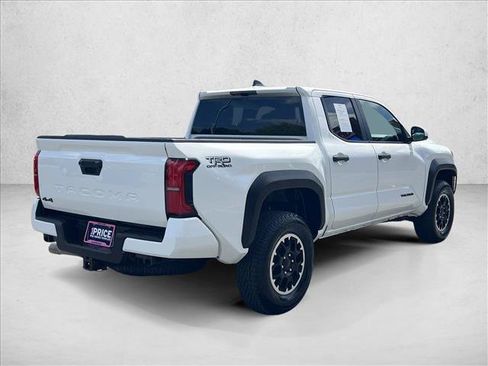 Certified 2025 Toyota Tacoma TRD Off-Road image 5