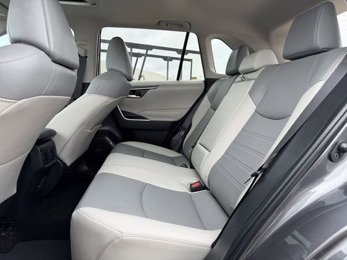 Used 2025 Toyota RAV4 XLE Premium FWD image 30