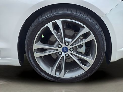 Used 2018 Ford Fusion Titanium AWD/4WD image 24