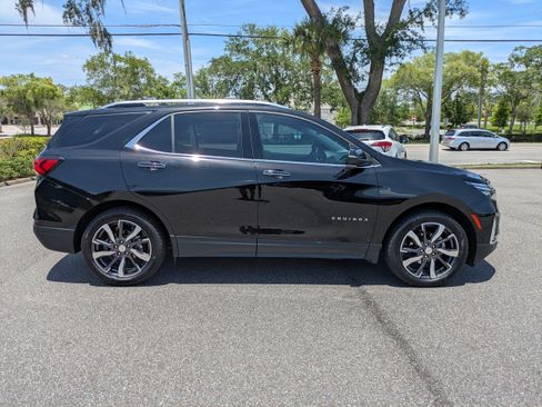 Used 2023 Chevrolet Equinox Premier FWD image 3