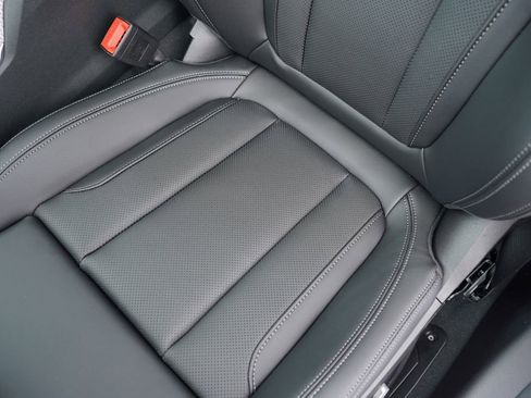 New 2026 BMW 330i Sedan w/ M Sport Package image 11