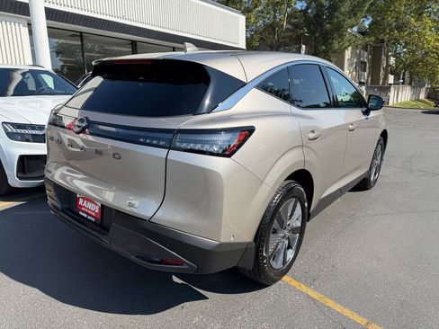Used 2025 Nissan Murano SL AWD/4WD image 7