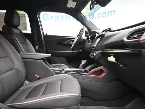 Used 2023 Chevrolet TrailBlazer RS w/ Convenience Package FWD image 9