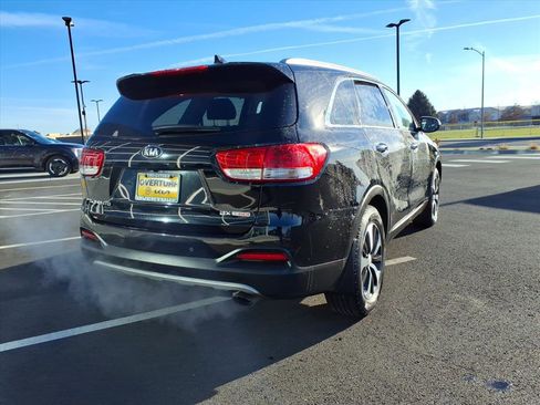 Used 2017 Kia Sorento EX image 4