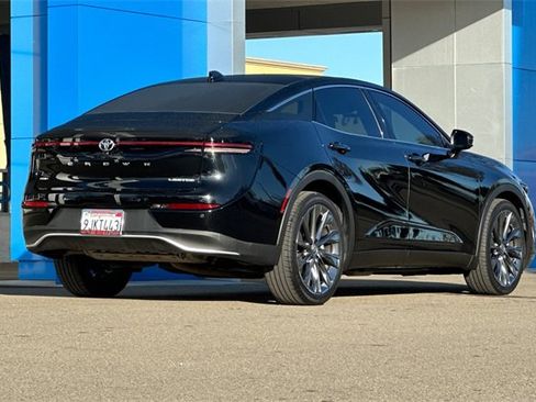 Used 2023 Toyota Crown Limited image 5