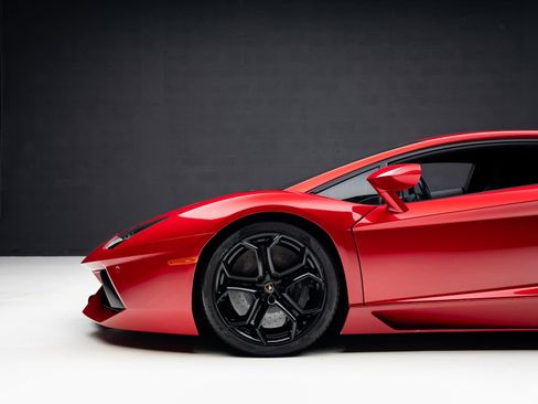 Used 2014 Lamborghini Aventador LP 700-4 image 17