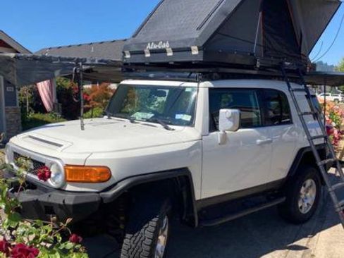 Used 2010 Toyota FJ Cruiser 4WD image 40