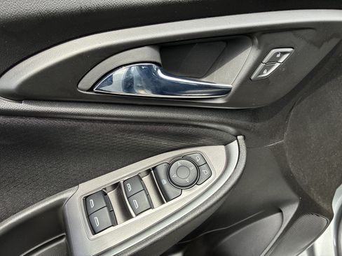 Used 2023 Chevrolet Malibu LT FWD image 24