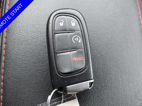 Used 2018 Jeep Cherokee Trailhawk w/ Cold Weather Group AWD/4WD image 7