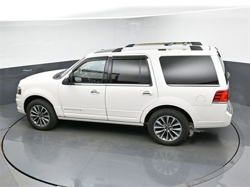 Used 2015 Lincoln Navigator Base image 39