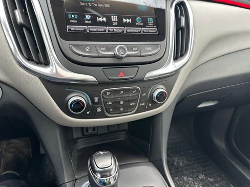 Used 2018 Chevrolet Equinox LT w/ Sun & Infotainment Package image 13