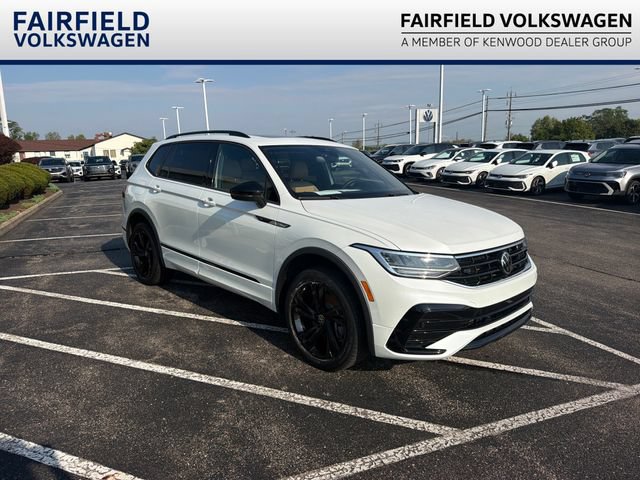 Certified 2024 Volkswagen Tiguan SE R-Line AWD/4WD image 1