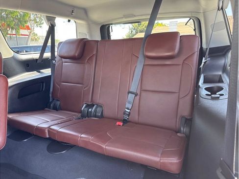 Used 2019 Chevrolet Suburban Premier w/ Premier Plus Edition AWD/4WD image 22