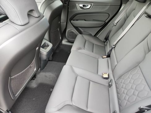 New 2026 Volvo XC60 B5 Core image 18