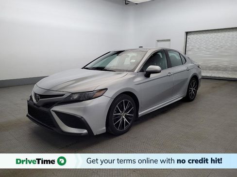 Used 2021 Toyota Camry SE image 1