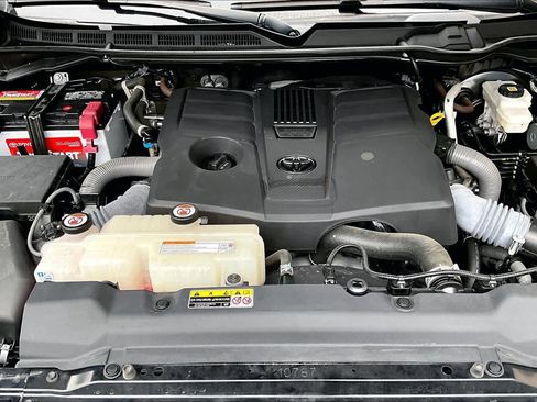 Used 2023 Toyota Tundra SR5 w/ SR5 Premium Package RWD image 31