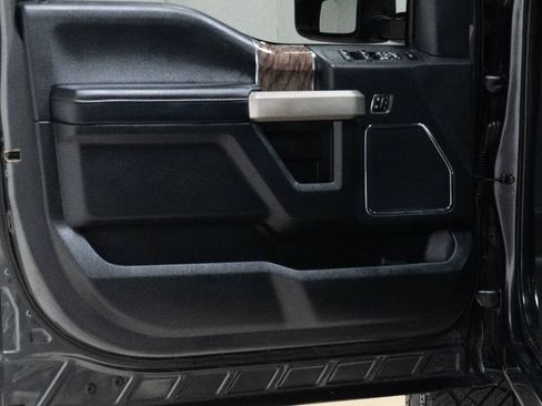 Used 2019 Ford F250 Lariat w/ Lariat Ultimate Package AWD/4WD image 28