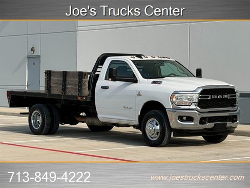 Used 2020 RAM 3500 Tradesman w/ Chrome Appearance Group RWD image 11