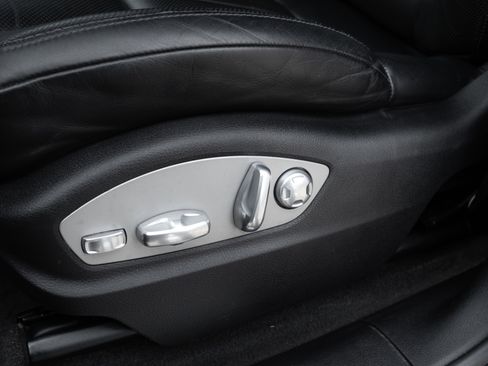 Used 2018 Porsche Macan S image 22