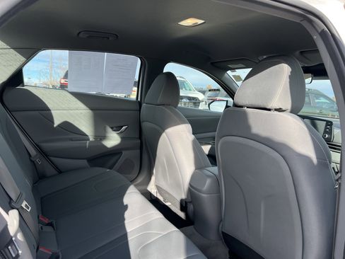 Used 2023 Hyundai Elantra SEL image 20