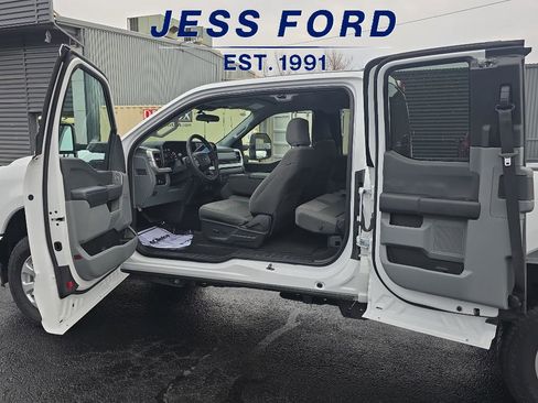 Used 2024 Ford F350 XLT w/ FX4 Off-Road Package image 13