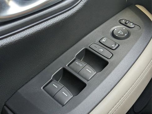 New 2026 Honda HR-V LX image 18