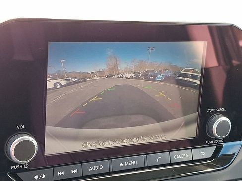 Certified 2025 Nissan Pathfinder S image 15