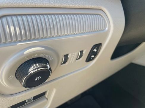 Used 2022 Jeep Wagoneer Series III w/ Flexible Seating Group AWD/4WD image 29