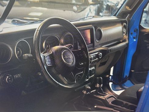 Used 2022 Jeep Gladiator Sport AWD/4WD image 44