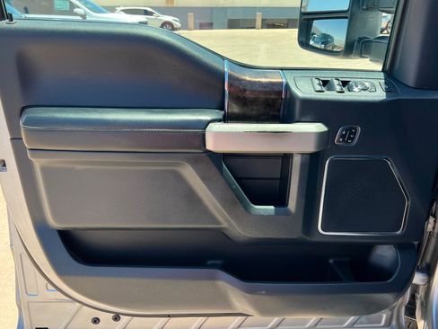Used 2022 Ford F250 Lariat w/ Lariat Value Package AWD/4WD image 14