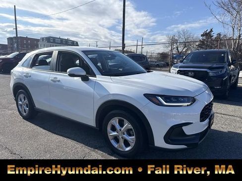 Used 2023 Honda HR-V LX image 2