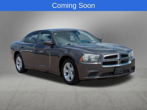 Used 2014 Dodge Charger SE RWD image 8