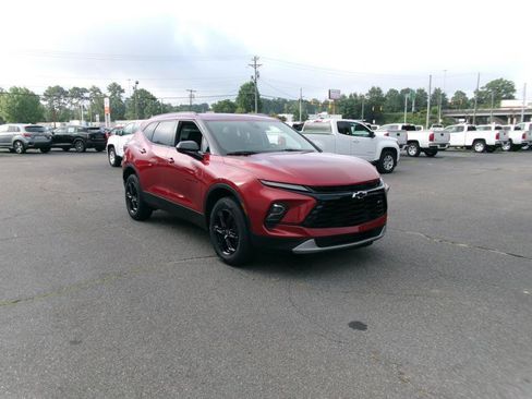 Used 2024 Chevrolet Blazer LT w/ Convenience Package FWD image 4
