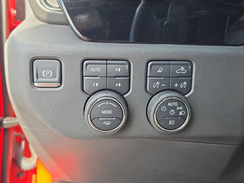 Used 2023 Chevrolet Silverado 1500 ZR2 AWD/4WD image 22
