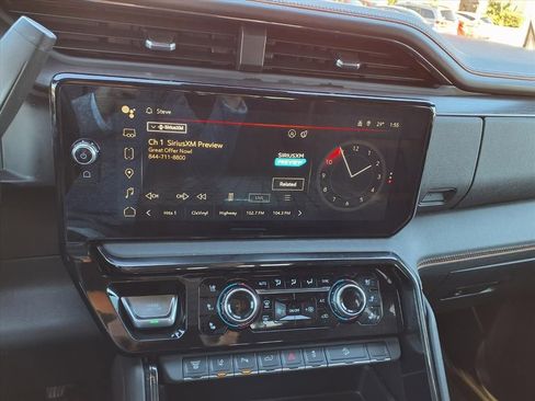 Used 2024 GMC Sierra 2500 AT4 w/ AT4 Preferred Package image 30