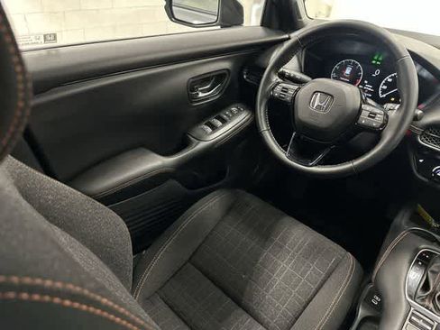 Used 2025 Honda HR-V Sport image 12