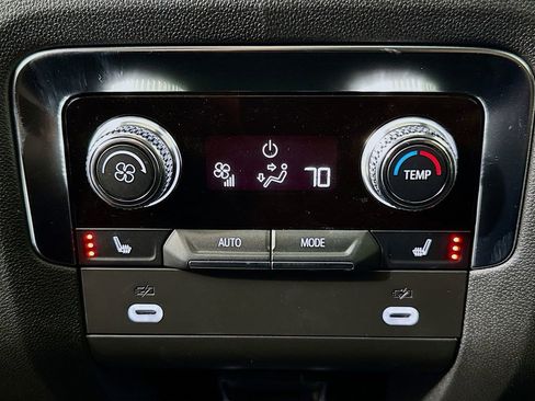 Used 2024 GMC Yukon AT4 w/ AT4 Premium Plus Package image 25