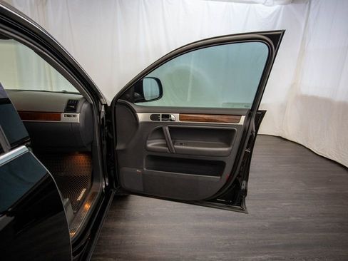 Used 2008 Volkswagen Touareg V10 TDI image 17