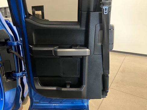 Used 2015 Ford F150 XLT w/ Equipment Group 302A Luxury image 30