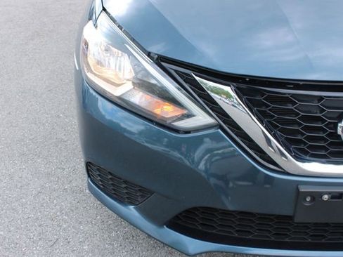 Used 2017 Nissan Sentra SV FWD image 39