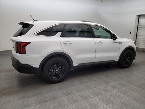 Used 2021 Kia Sorento LX FWD image 10