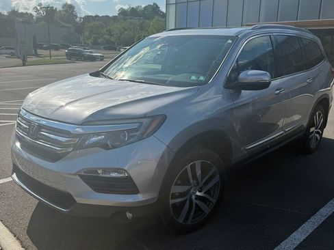 Used 2017 Honda Pilot Touring image 3